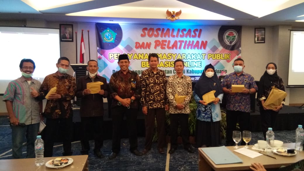 SOSIALISASI dan PELATIHAN PELAYANAN PUBLIK BERBASIS ONLINE